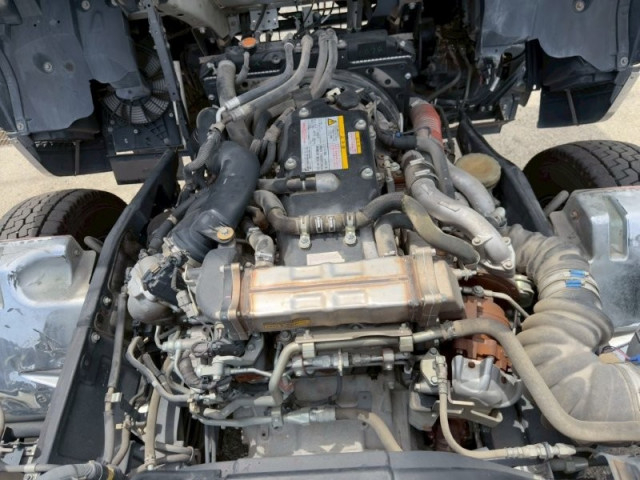 UDトラックス（日産） コンドル 増トン キャブ付きシャーシ 2RG-BTR90V2(109501) 15枚目