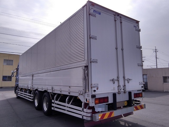 UDトラックス（日産） クオン 大型 ウィング QKG-CD5ZA(8952) 8枚目