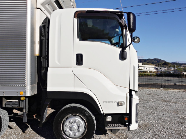 いすゞ ギガ 大型 冷蔵冷凍バン QKG-CYJ77B(98286) 8枚目