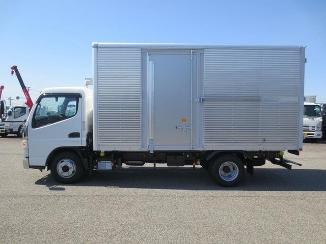 三菱ふそう キャンター 小型 バン 2RG-FEA20(9117) 8枚目