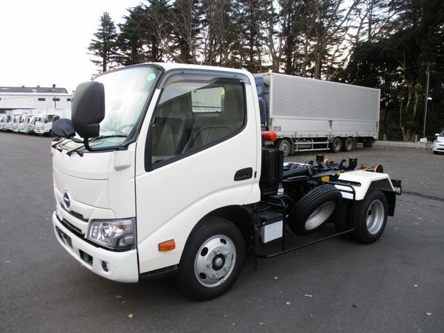 日野 デュトロ 小型 コンテナ専用車 2RG-XZU605M(9573) 1枚目