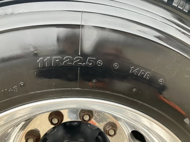 ボルボ 大型 トラクタ 2KG-4K2TEA1(106911) 13枚目