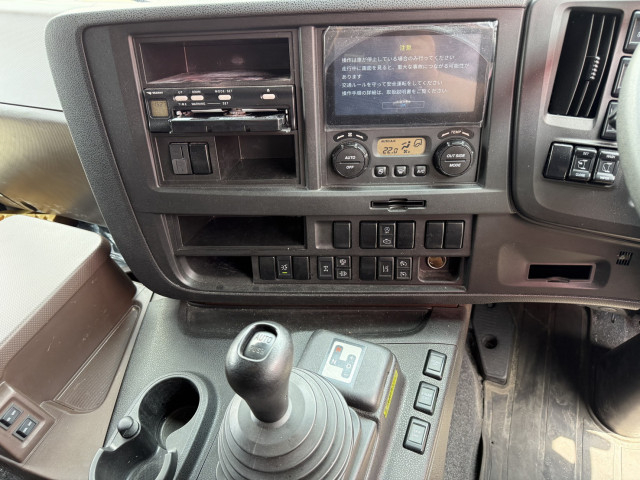 いすゞ ギガ 大型 ウィング 2PG-CYJ77D(112086) 21枚目