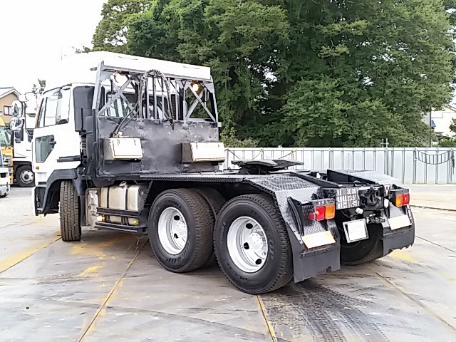 UDトラックス（日産） ビッグサム 大型 トラクタ KL-CW542HHT(8233) 5枚目