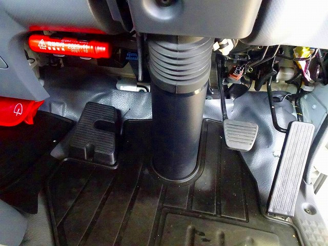 いすゞ エルフ 小型 平ボディ TRG-NMR85R(110914) 18枚目