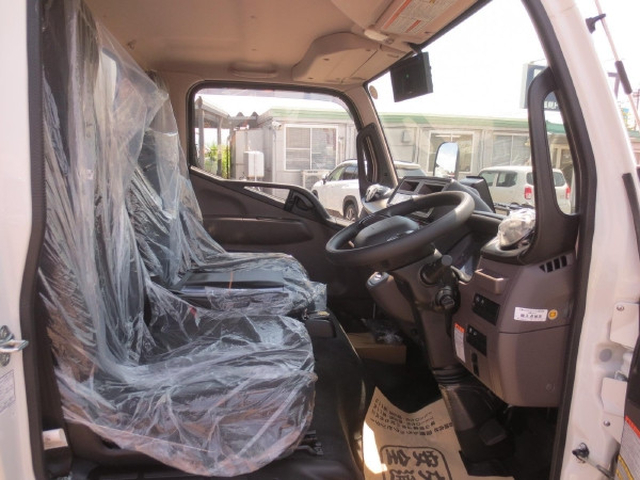 Mitsubishi Fuso canter Small Freezer box_body 2RG-FBAV0(106614) 16枚目
