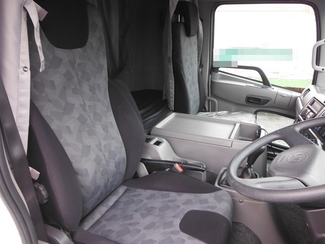 UDトラックス（日産） コンドル 中型 冷蔵冷凍バン SKG-MK38C(2599) 24枚目
