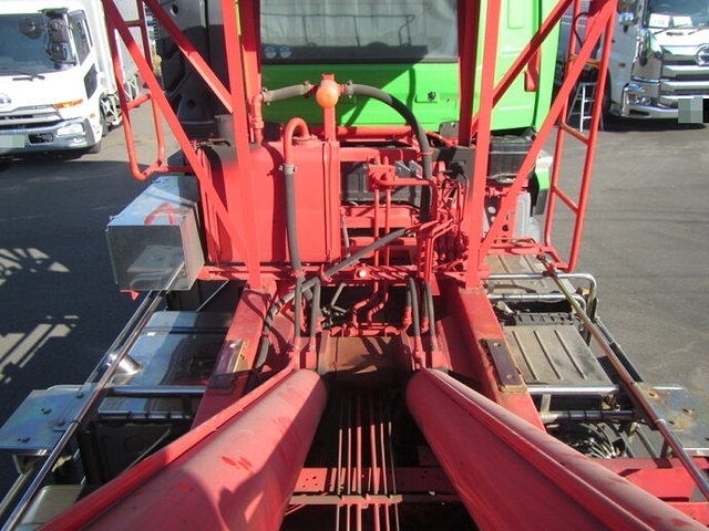 UDトラックス（日産） クオン 大型 コンテナ専用車 QKG-CW5YL(8246) 32枚目