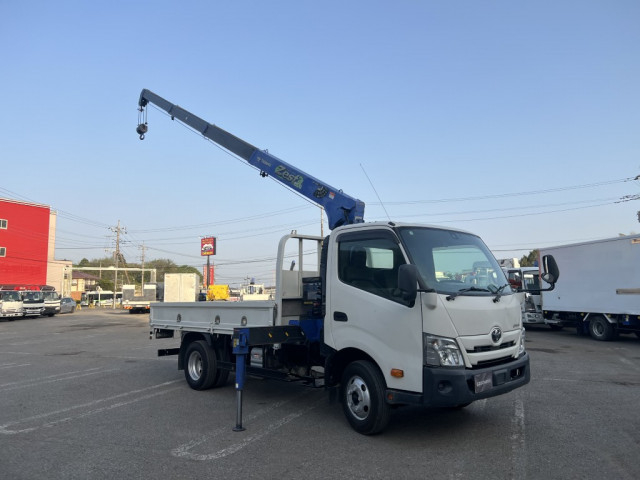 トヨタ ダイナ 小型 平ボディ（クレーン付） 2RG-XZU710(105393) 3枚目