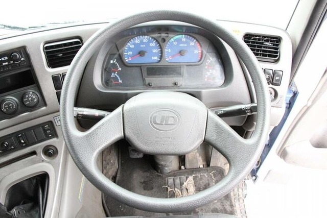 UDトラックス（日産） クオン 大型 深ダンプ（土砂禁） QKG-CD5YL(11822) 15枚目