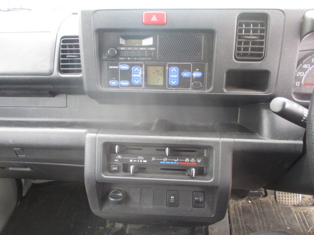 ダイハツ ハイゼット 軽 冷蔵冷凍バン 3BD-S500P(81960) 10枚目