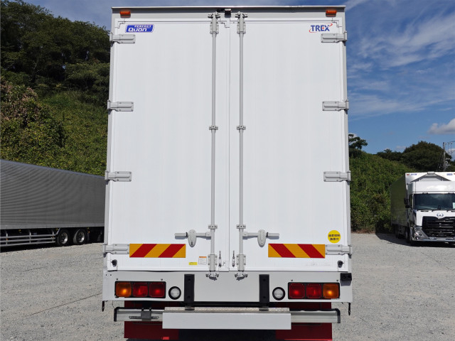 UDトラックス（日産） クオン 大型 ウィング QPG-CG5ZA(109447) 6枚目