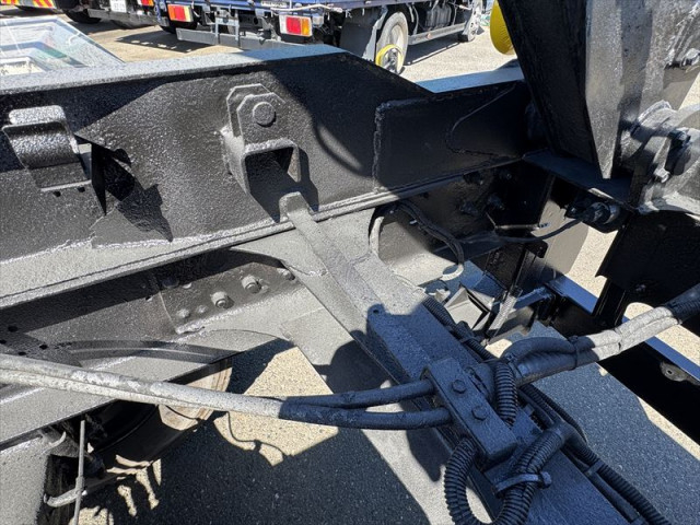 三菱ふそう ファイター 増トン コンテナ専用車 2KG-FK62FZ(112885) 24枚目