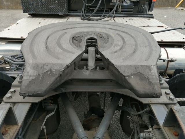 UDトラックス（日産） クオン 大型 トラクタ AKG-GK4XAB(5650) 15枚目