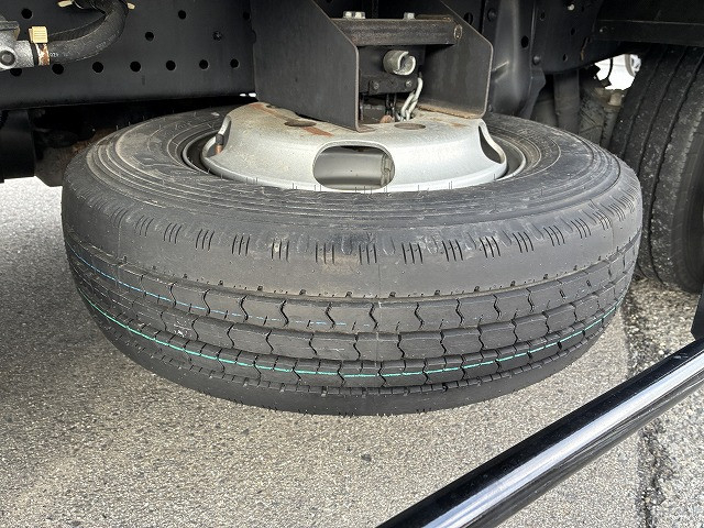 いすゞ エルフ 小型 バン TRG-NLR85AN(113965) 28枚目