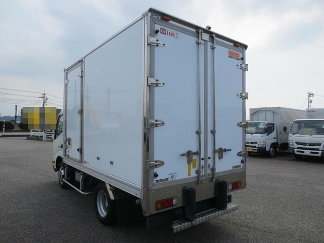 日野 デュトロ 小型 保冷バン TKG-XZU605M(8608) 4枚目