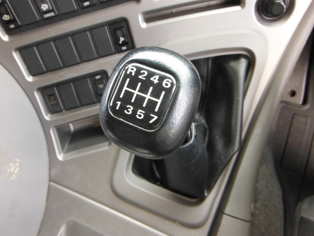 UDトラックス（日産） クオン 大型 キャブ付きシャーシ LDG-CD5YL(2733) 23枚目