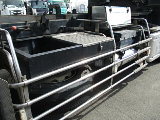 UDトラックス（日産） クオン 大型 土砂ダンプ QKG-CW5YL(32216) 21枚目