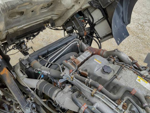 いすゞ ギガ 大型 冷蔵冷凍バン QPG-CYJ77B(9387) 68枚目