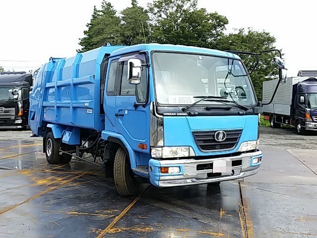 UDトラックス（日産） コンドル 中型 塵芥車（プレス式） BDG-MK36C(8232) 6枚目