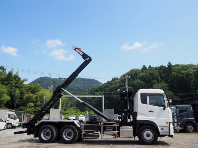 UDトラックス（日産） クオン 大型 コンテナ専用車 QKG-CW5YL(110504) 12枚目