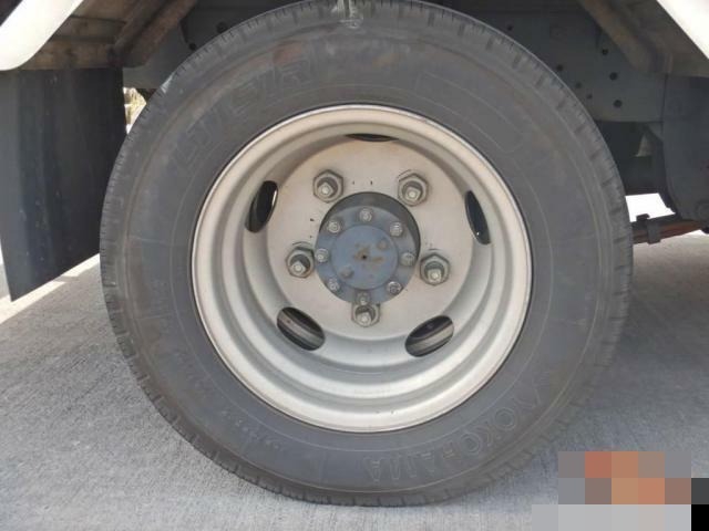 いすゞ エルフ 小型 冷蔵冷凍バン BKG-NHR85AN(9056) 14枚目