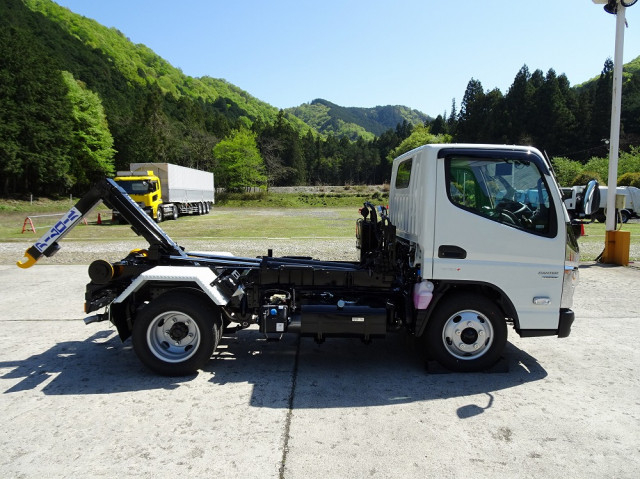 三菱ふそう キャンター 小型 コンテナ専用車 2RG-FBAV0(108121) 7枚目