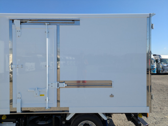三菱ふそう キャンター 小型 冷蔵冷凍バン 2RG-FBAV0(105651) 23枚目