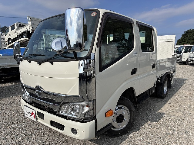 日野 デュトロ 小型 Wキャブ 2RG-XZU605M(112263) 1枚目