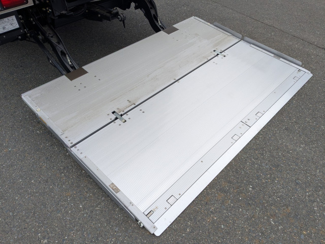 日野 レンジャー 中型 冷蔵冷凍バン 2KG-FD2ABG(111990) 9枚目