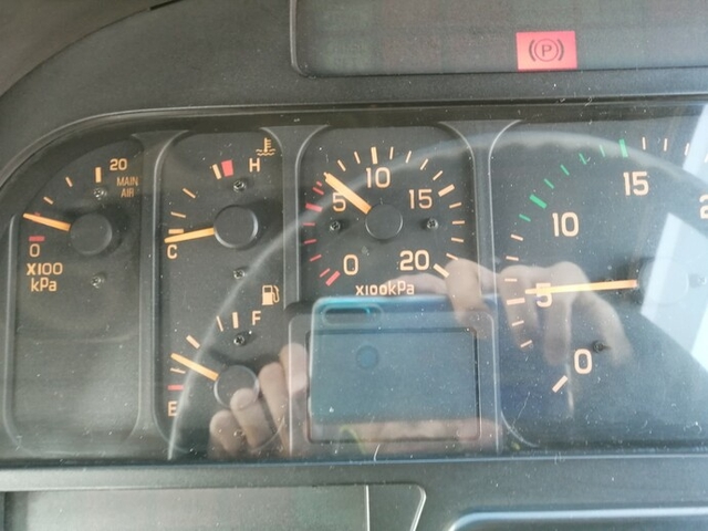 いすゞ ギガ 大型 トラクタ KL-EXD52D3(5434) 2枚目
