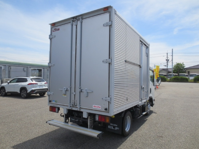 いすゞ エルフ 小型 バン TRG-NLR85AN(86509) 4枚目