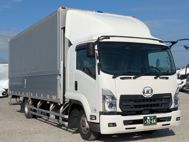 UDトラックス（日産） コンドル 中型 ウィング 2RG-BRR90T2(110894) 2枚目