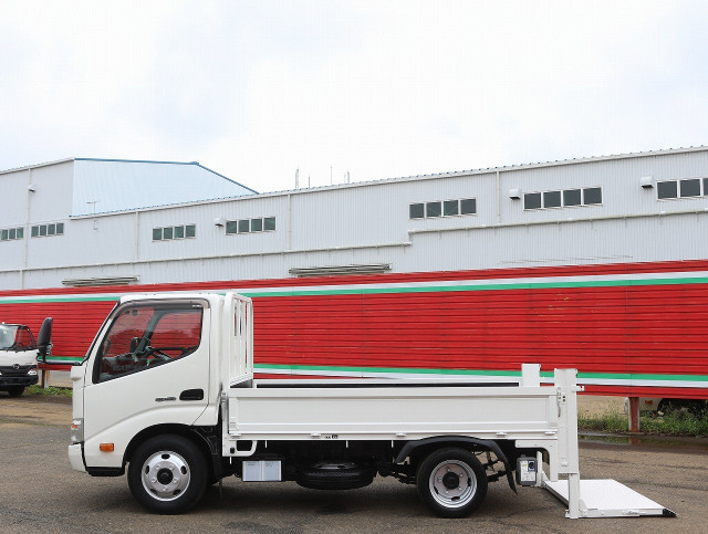 日野 デュトロ 小型 平ボディ TKG-XZC605M(112351) 17枚目