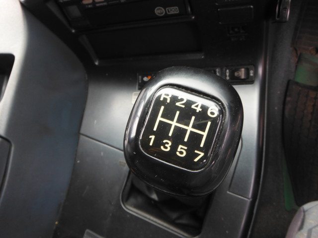 UDトラックス（日産） クオン 大型 タンクローリー KL-CV48E(2182) 16枚目