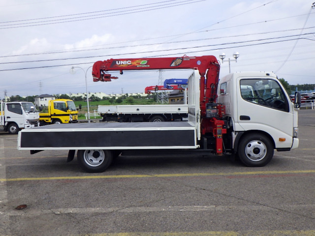トヨタ ダイナ 小型 平ボディ（クレーン付） TKG-XZU650(109230) 12枚目