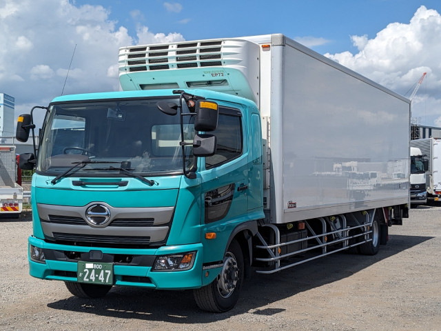 日野 レンジャー 増トン 冷蔵冷凍バン 2PG-FE2ABG(109898) 1枚目