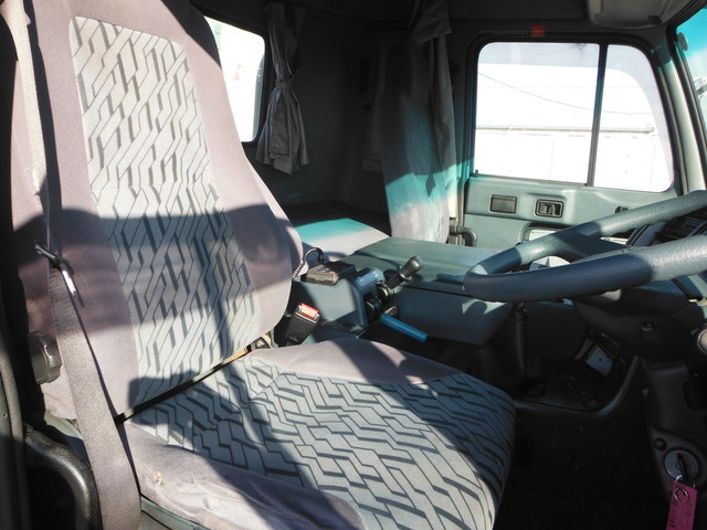 UDトラックス（日産） ビッグサム 大型 トラクタ KL-CK482BAT(1074) 20枚目