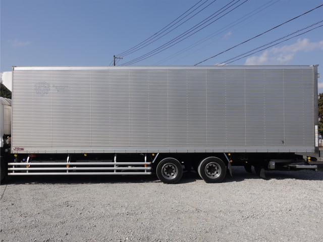UDトラックス（日産） クオン 大型 冷蔵冷凍バン 2PG-CX5BA(101340) 10枚目