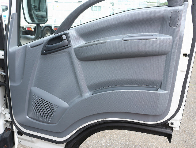 いすゞ エルフ 小型 バン TKG-NLR85AN(111904) 49枚目