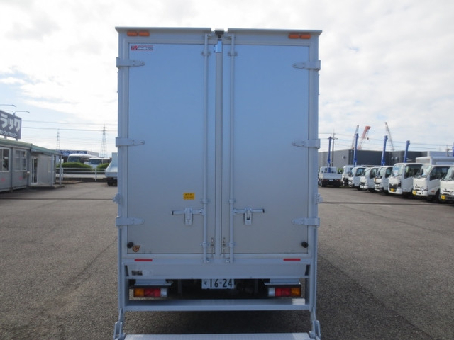 三菱ふそう キャンター 小型 バン 2RG-FBA20(111633) 8枚目