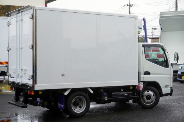 三菱ふそう キャンター 小型 冷蔵冷凍バン 2RG-FBAV0(108634) 8枚目