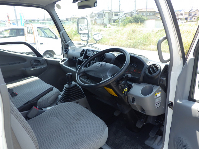 トヨタ ダイナ 小型 平ボディ TKG-XZU605(110659) 6枚目