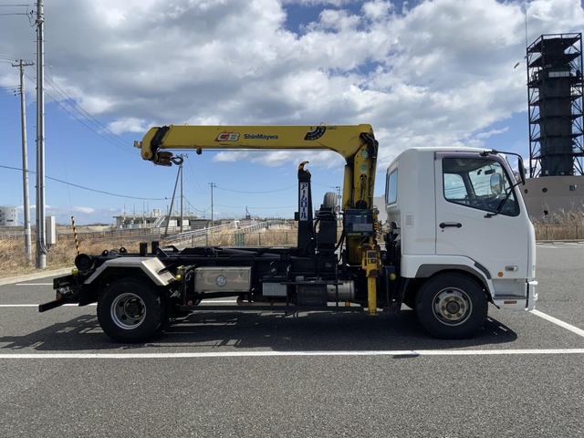 三菱ふそう ファイター 中型 コンテナ専用車 PDG-FK71R(57669) 9枚目