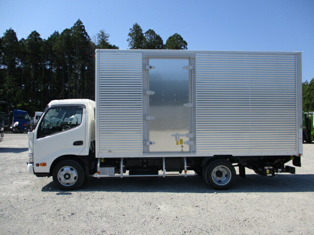 日野 デュトロ 小型 バン 2RG-XZU655M(32440) 8枚目