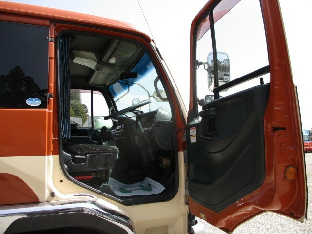 UDトラックス（日産） コンドル 中型 平ボディ（クレーン付） BDG-MK37D(9295) 46枚目