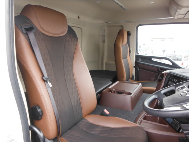 日野 プロフィア 大型 冷蔵冷凍バン 2RG-FR1AHG(3553) 10枚目