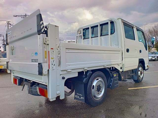Isuzu elf Small Double cab TPG-NHS85A(97143) 3枚目