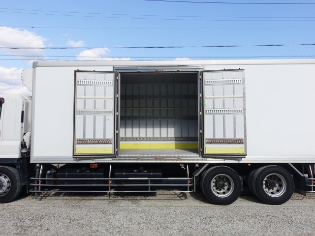 いすゞ ギガ 大型 冷蔵冷凍バン QKG-CYL77B(79732) 6枚目