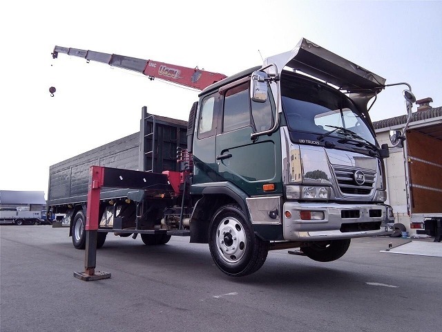 UDトラックス（日産） コンドル 中型 平ボディ（クレーン付） BDG-MK37C(11019) 1枚目